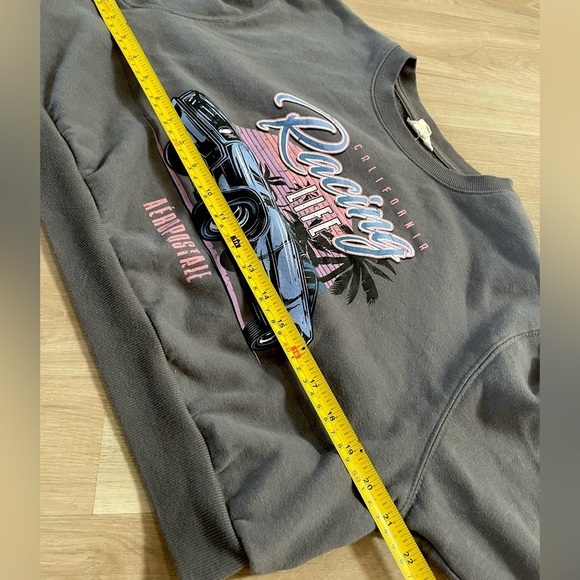 Cropped Grey Car Racing AEROPOSTALE Sweatshirt Size Small - Picture 8 of 9